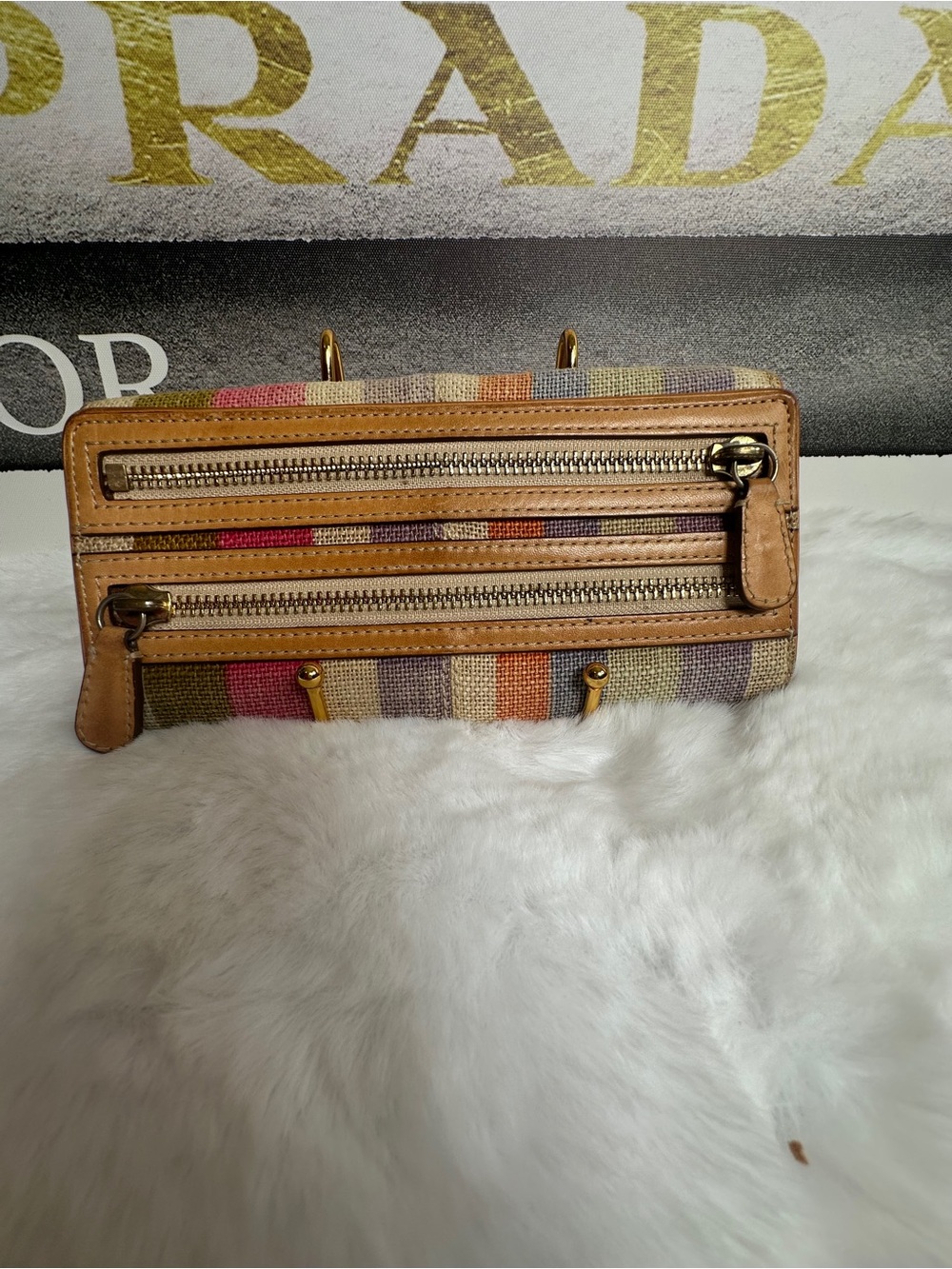 COACH Bonnie Legacy Stripe
Wallet Canvas & Leather-Zip Pocket